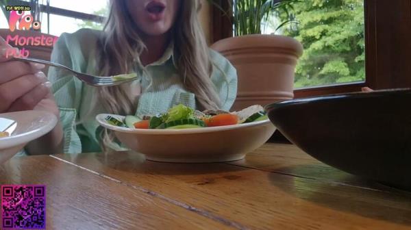 Litclit - Offentliches Restaurant Vorspiel bringt betrugendes Madchen hart zum Kommen [FullHD 1080p]