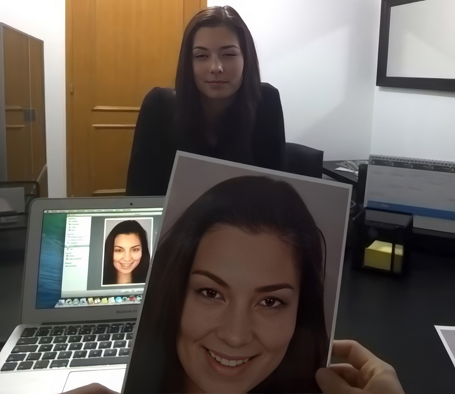 Молодая брюнетка хочет стать моделью Молодая брюнетка хочет стать моделью