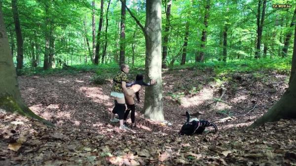 Velutta - Extremer Sex Im Deutschen Wald [FullHD 1080p]
