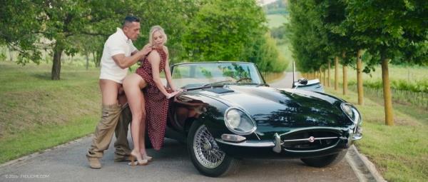 Candee Licious - Fast Mover [HD 816p]